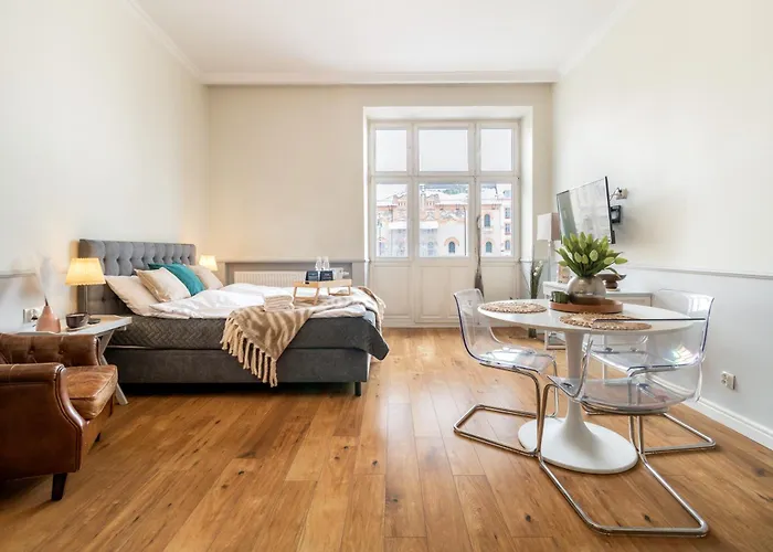 Malila Premium Szczepanski Square 公寓